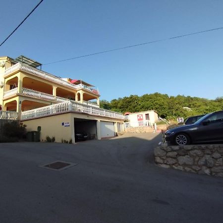 Soba Ivanka Niksic Karlobag Exterior foto